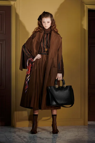Look 15